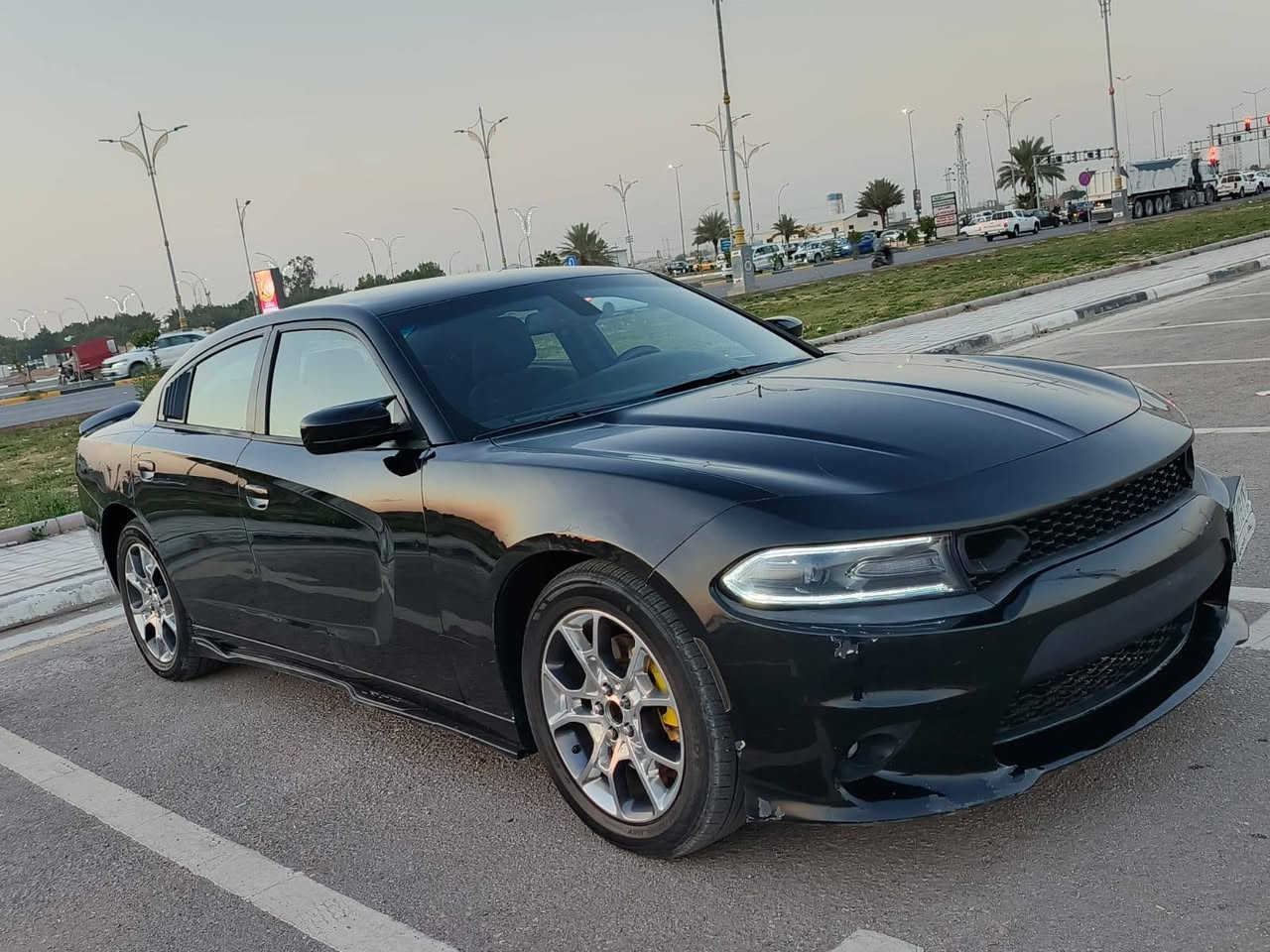 سلام عليكم سياره نوع ٠جارجر اس اكستين موديل 2015وارد امريكي حادثه بابين شخط فقط نص فول مواصفات شاشه كامره حساسات تحكم ستيرن جهتين خمسه ويل كب نص فول كفاله كير مكينه حداديه تخم تاير تبريد مكفوله من ضربه او تبدي عده الحادث العنوان كربلاء السعر158بيه مجال رقم الهاتف*********** تصال تحويل مباشر بسمي
