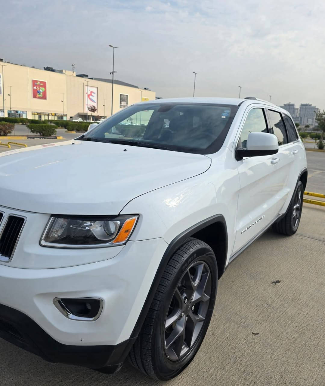 جيب گراند شيروكى 2016 مواصفات لاريدو مكفول كفال عام.🚘   ثلاث شاشات . سياره كل شرط عل وضع بلاد شريكة .
رقم تليفون صاحب سيارة👇👇
***********
🚥 ماشى 88كم . 
1_ 1_ ثلاث شاشات
2-كشن هيتر وكشن تبريت.
 3-كشن كهربا ئي .
 4-استيرن هيتر *- استيرن تحكم .
5- لايدزينون.
6-مرايا هيتر 
7-ئوتوبريك *-ئوتو ترافلايت *-ئوتوستارد.
8- 10 سماعه  
9-تبريد مركزي *-صندوق جك 
10-يدات ابيض بصمه
 11- مرايه هيتر
12- طايرات جديد شريكه سبيرمقدس مانازل .
13- ستيرن فوليوم
14 تحديد سرعه 
15- محرك وكير شرط وضمان .
كل جسم شرط عل وضع بلاد شريكة 
ملاحض/رقم جديد هزه وسنويه  كل جديد لي حد سنة 2030. أربيل, العراق
