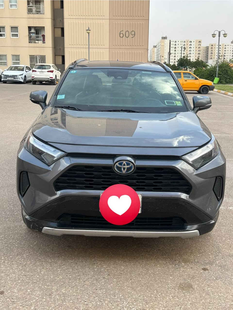 للبيع: تويوتا راف فور 2022 (هايبرد) 🚗
السيارة نظيفة جداً وجاهزة من كلشي، سيارة مال بيت ممشى 50 الف
التفاصيل:
✅ الموديل: 2022.
✅ المحرك: هايبرد (يعني تنساها للبنزين، اقتصادية جداً).
✅ المواصفات: شاشة كبيرة، تحكمات ستيرن، كاميرا، تبريد ثلج، وباقي المواصفات المعروفة للراف فور الجديدة.
✅ الحالة: السيارة وارد أمريكي، بيها حادث خلفي بسيط بجهة اليمين (عكس السايق) ومصلح تصليح درجة أولى. السيارة جداً نظيفة ومعدلة.
💰 السعر: شدتين و35 ورقة ($23,500) .
📍 المكان: بغداد.
📞 للتواصل: ***********

