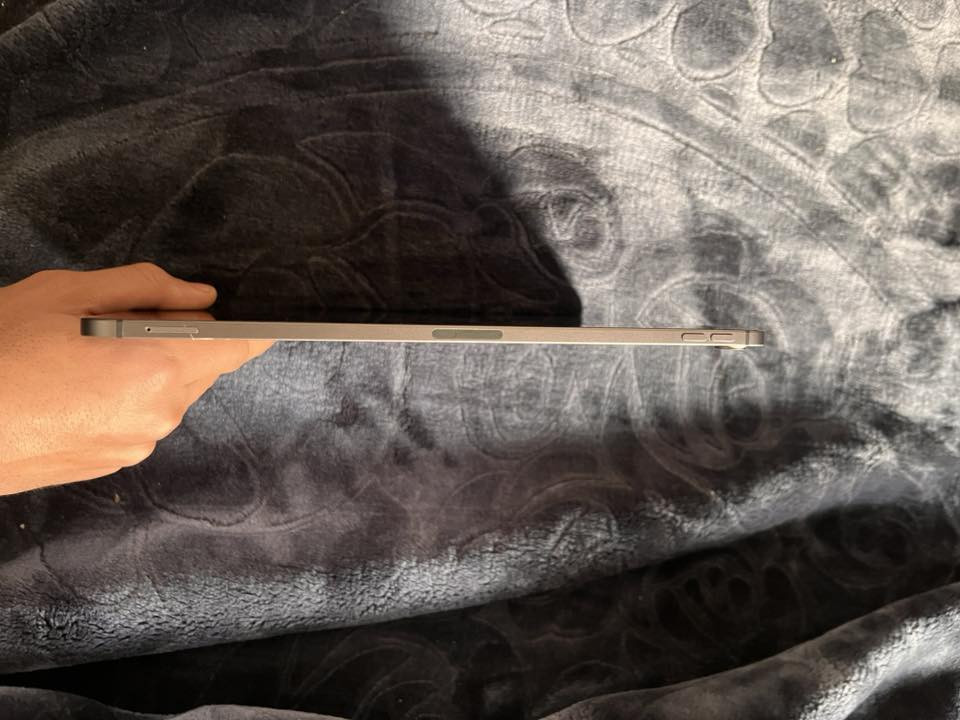 سلام عليكم 
ايباد برو 2018 للبيع 
ذاكره 256 
بطاريه 92 
فيس ايدي
شريحه 
120 فريم بالببجي 
الجهاز ما مفتوح و لا قطعه مبدله بي 
سعر 600 و بي مجال قليل 
رقم *********** 
واتساب و اتصال فقط 
مكاني بغداد الزعفرانية
