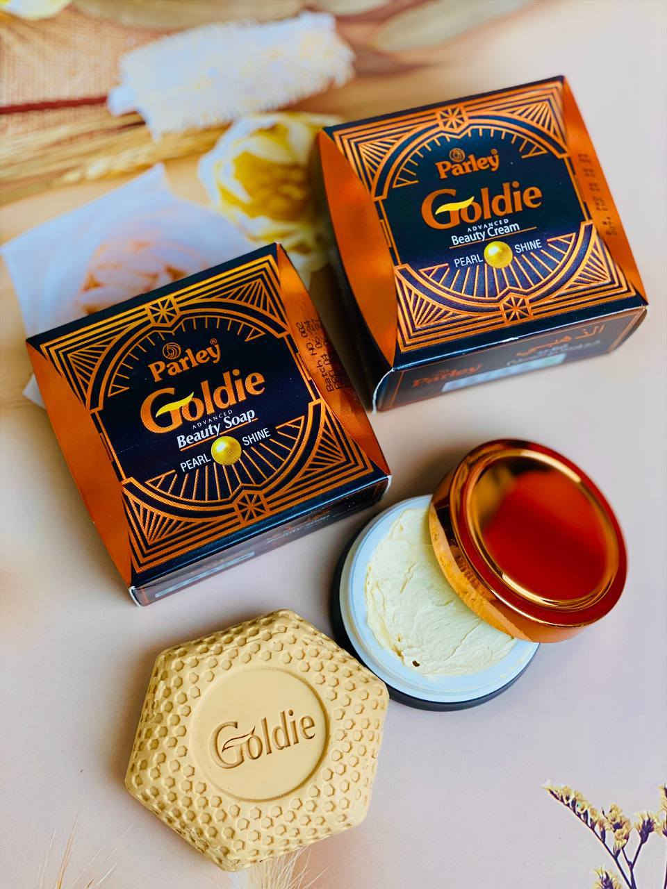 بكج بارلي كريم وصابونة الاصلي  الباكستاني من الشركة
الغني عن التعريف للشباب والبنات خلطة بارلي معروفة بنتائجها المبهرة وتجارب الزبائن تبيض البشره وتعالج الكلف والنمش والتصبغات والتجاعيد والانتفاخ وحب الشباب واثاره 
تبييض ونضاره للوجه 
خلطة اصليه ومجربه  
مميزات خلطه بارلي 

✅ توحيد لون البشره  
✅ تحارب التجاعيد ولتقدم بلسن 
✅ تقضي على الكلف ولنمش 
✅ تزيد الوجه بياض ونضاره للبشره

<<<>>>
امن للبشرة الحساسة  ومناسب  لجميع البشرات الجافة والدهنية 
<<<<>>>
المنتج يعطي فعالية  بدائية من اليوم الثالث  والنتيجة الواضحة والثابتة بعد 7  ايام   يجب الاستمرار  علئ  المنتج لغاية  10 ايام  علئ  الاقل لكي تبقئ فعالية الكريم دائمية وثابتة 

صابونة 🧼 بارلي الذهبية  #الاصلية
للتبييض 🌸 صابونة 🧼 الجمال 

<<<<>>>
المنشأ باكستان🇵🇰🇵🇰💯
#الاصلية مال شركة 💯👍

يوجد خدمة توصيل لجميع محافظات العراق


**إذا كنت صاحب هذا الإعلان وتريد حذفه لأي سبب، رجاءا أرسل رسالة إلى الدعم الفني**