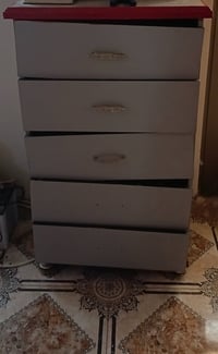 مكلف بالنشر غرفة مستعملة للبيع  للتواصل 07704220298