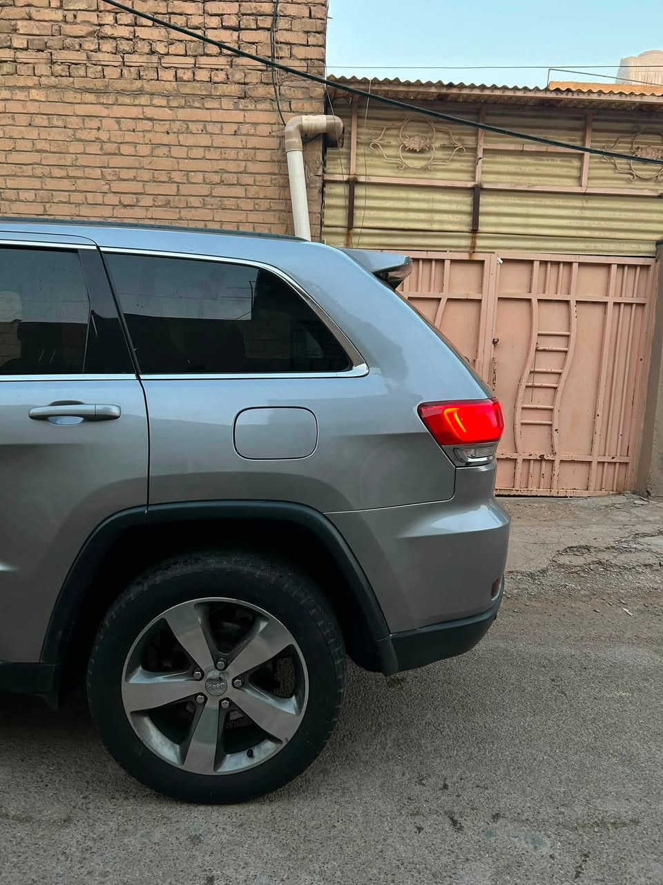 يالله. السلام عليكم
جيب 2015 لاريدو
دخول جديد اليوم كملت
كص جنطه 
كير مكينه كفاله
تبريد ثلج 
حداديه بالنايلون
السياره جاهزه وماعوزها شي جاهزه للاخير
بدون لوحات مابيها ارقام 
مكانها بغداد السعر 74ورقه

‭***********‬
