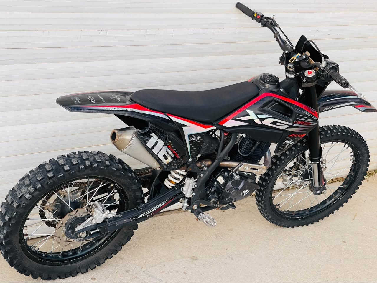 سلاو براياني ئةزيز
ئةم XGZ(gts)بؤ فرؤشتن 
يان گؤرينةوة تةنها بةمانة (rmz_kews_ktm_k26)   
مؤديل ٢٠٢٥ 
مةكينة ٣٠٠ 
٥ گير
ويلي بةردةمي تاصةيةكي زؤر كةمي تياية  
ماباقي بةشةرتي بي عةيبي
بؤ عةبي تر مةپرسن 
 نمونةي جواني و قوةت 
سعري (٩ گةلا و ٢٥ دؤلار) 
رجائةن مةعامةلة قفل ناكةم موشتةريت وةرة سةيريكة و مةعامةلة دةكةين  
بةپيي توانا خاترت دةگرم
شوينم كةلار

*********** كالار, السليمانية
