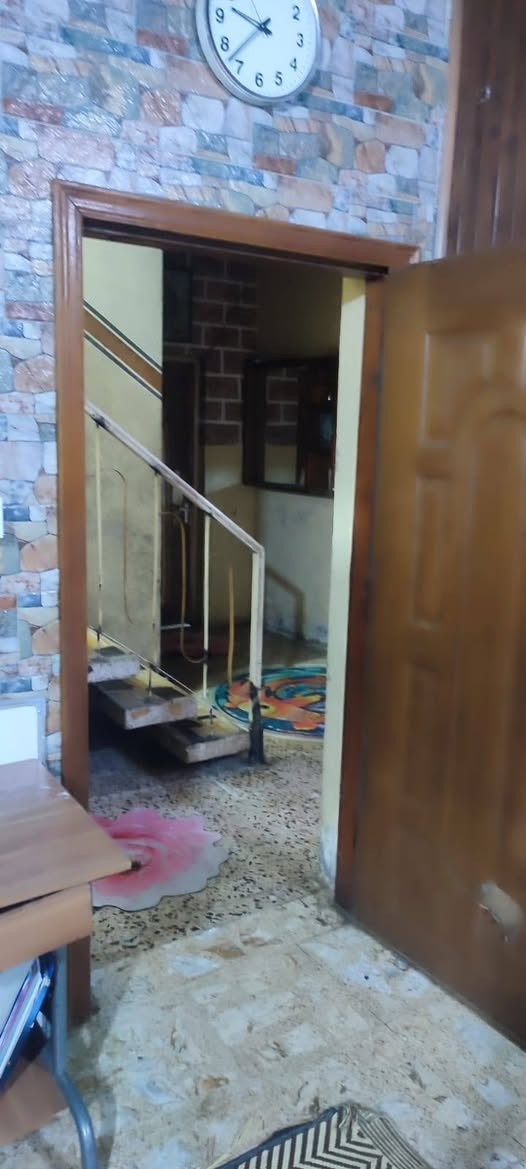 🏡 بيت للبيع في مدينة الصدر – قطاع 3

📍 الموقع: مقابيل شقق حبيبية

🔹 تفاصيل البيت:

- البيت طابق ونصف

🔸 الطابق الأول:

- غرفتان
- استقبال
- صالة
- مطبخ
- حمام داخلي
- حمام خارجي

🔸 الطابق الثاني (نصف طابق):

- غرفتان
- صالة صغيرة
- حمام

💰 السعر: 235 مليون دينار

📞 للاستفسار الاتصال أو المراسلة على الواتساب:
***********
او
***********
