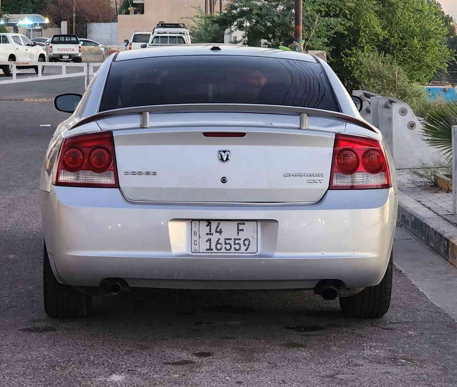 للبيع او المراوس فقط بامريكي 
جارجر 2010 وارد خليجي
السياره كفاله من الضربه والصبغ فقط دواير خلفيه 
 وبارد قليل 
رقم بصره دولي سنويه 2030
مكينه وگير ما مفتوحات خير من الله
مكاني البصره الهارثه 
المواصفات:
.بصمه
.شاشه
.كامره
.كشنات مخمل
.كشن كهربائي
.قطعتين تبريد
.منظومه تبريد جديده
.تدفئه
.مثبت سرعه
.تخم تاير جديد توه شاده

السياره جديده كلش واحله من الصور كير مكينه حداده تخم تاير تبريد جاهزه من كلشي تاخذهه وتندعيلي
السعر:122وبيهه مجال قليل
رقم الهاتف:***********
