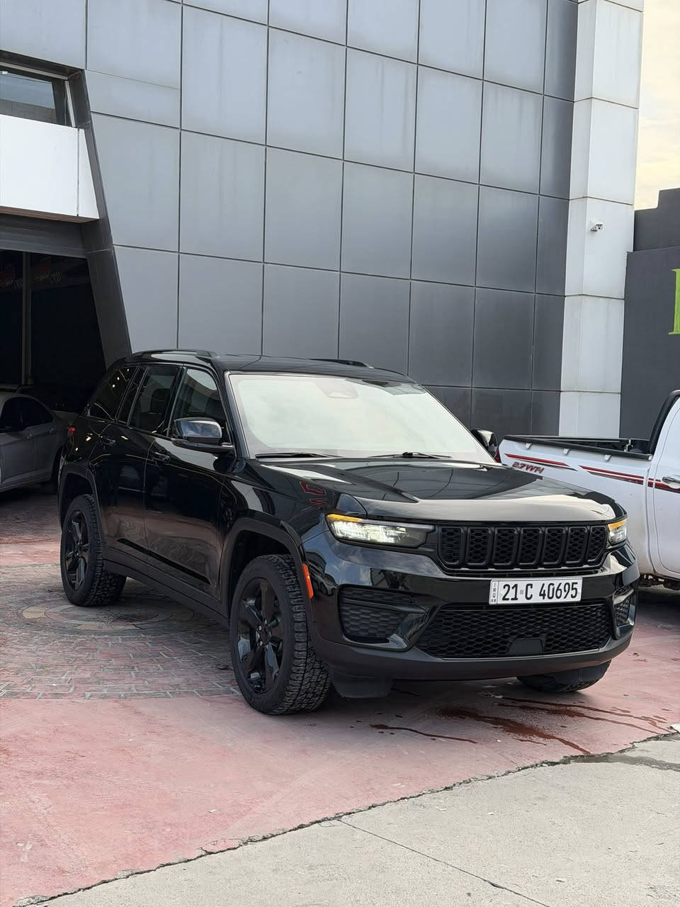 ﴿ بِسْمِ اللَّهِ الرَّحْمَٰنِ الرَّحِيمِ﴾
جێب گراند شیرۆک
٢٠٢٢ لاریدۆ
٢ پارچە بۆیاخ بەبێ داخلی
دەرگایەکی بە بیلاد گۆڕاوە و دەرگایەکیش بۆیاغە
پشت و پێش کەپس
٣٥ مایل ڕۆشتووە
کامل سێرڤس کراوە بێ هیچ کێشەیەک
گێڕ و مەکینە و تەقە و ڕەقەی بە شەرت
٣١٥$ و مەجالێکی کەم
شوێن/ ڕانیە-سلیمانی
***********
***********
رقم شانسی

1C4RJHAG0N8607376
