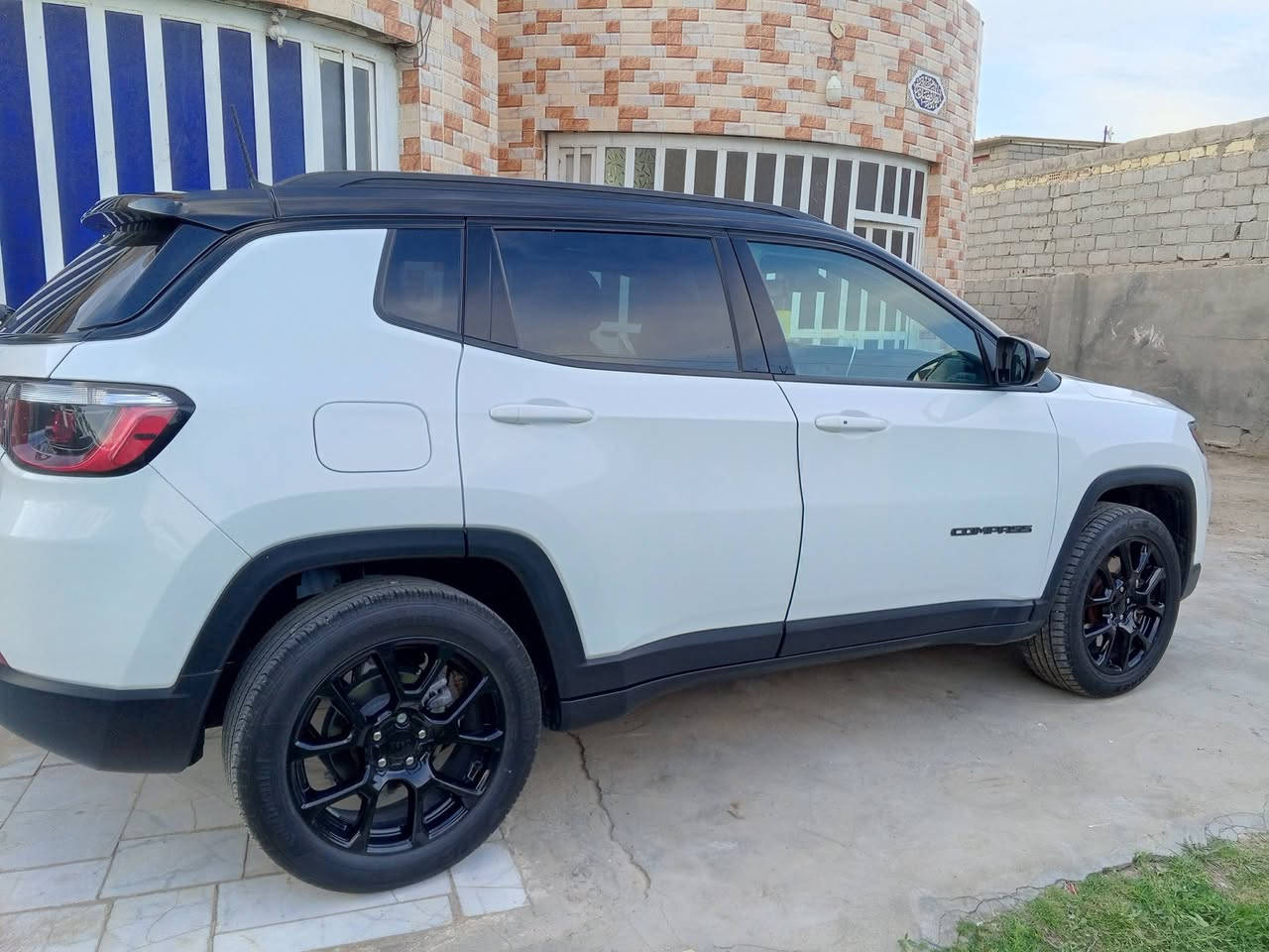 البيع جيب كومباس موديل 24 فئه لامتت وارد امريكي حادث سيارة جاملغ المامي تبديل جهه اليمين فقط بدون اي دواخل بجم كبس عله واضع شركه ماشيه 7400 
سعر 170 ورقه / عنوان بابل الشوملي/رقم الهاتف ***********
