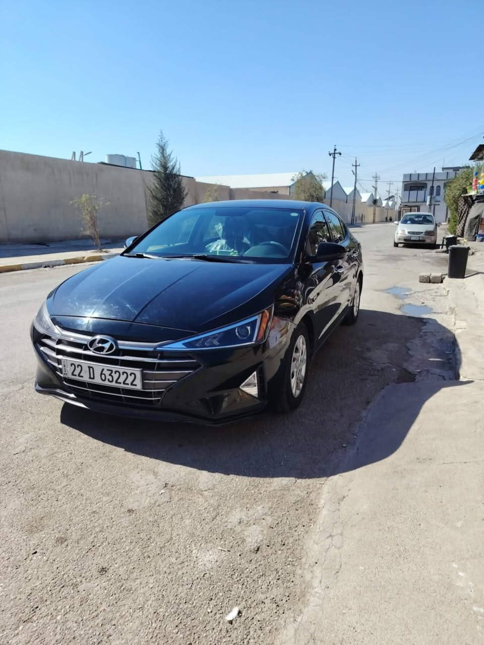 السلام عليكم
سيارة الانترا 2019نص فول
ضررها جاملغ الورا عنوان موصل حي عدن للستفسار على الارقام 
0750 797 9313كورك
0771 512 1000اسيا مكلف بل نشر
سعرها 135
