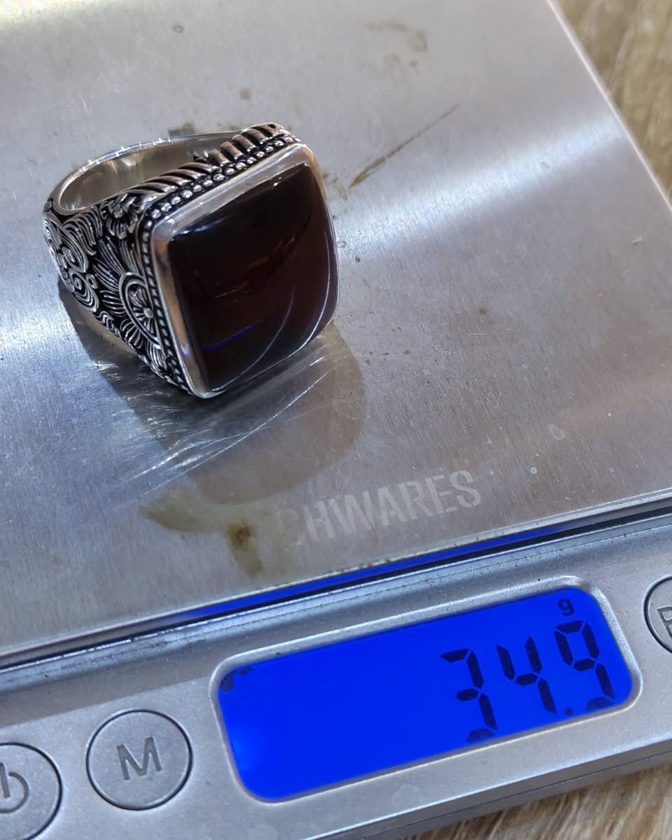 كرزي يماني صياغة عارف فضة 990
خاتم ثقيل جداً ***********
السعر غالي إخوان إلي حاب يدخل خاص وإني بالخدمة
