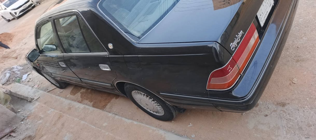 السلام عليكم البيع راس الثور
موديل 2000

سيار مكفول بيه ضرب بجملغ الخلفي سيار جاهز 
سعر, 95بيه مجال 
***********
