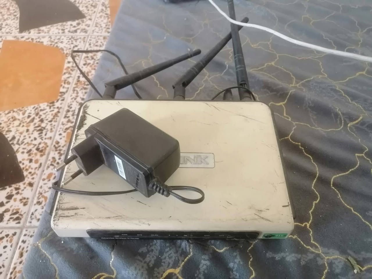 فلتر يرادله تصليح قيم وخذ
راوتر قديم شغال قيم وخذ
ايدات بلي ٣ و٤ وحاسبه ثنينهم ب٣٥.


**إذا كنت صاحب هذا الإعلان وتريد حذفه لأي سبب، رجاءا أرسل رسالة إلى الدعم الفني**