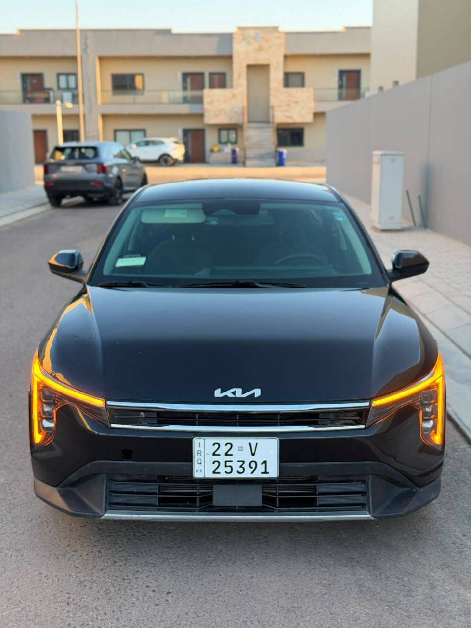 كي فور k4  2025 بدون صبغ بدون تبديل
محرك 2000 دوش 
بوضع زيرو ماشيه 9 الف 

مواصفات 
بصمة 
بصمة ابواب 
بصمة جنطه مع حساس اقتراب 
تشغيل عن بعد 
دخول ذكي 
لد امامي خلفي 
منافذ شحن خلفية 
شاشه متصل 
اوتو هولد 
سايد بريك اوتو دكمه 
فول تحكم ستيرن 
فول قياده ذاتيه 
كامره خلفية دقه عاليه 
كامره رادار مع حساس اوتو ستوب 
تحديد مسار + تحديد مسافه امان 

حادث سياره 
بارد حافه البنيد
وبارد بسيط بدايه جاملغ

عنوان : كاظمية جكوك 
السعر : 172 
استفسار : ***********
