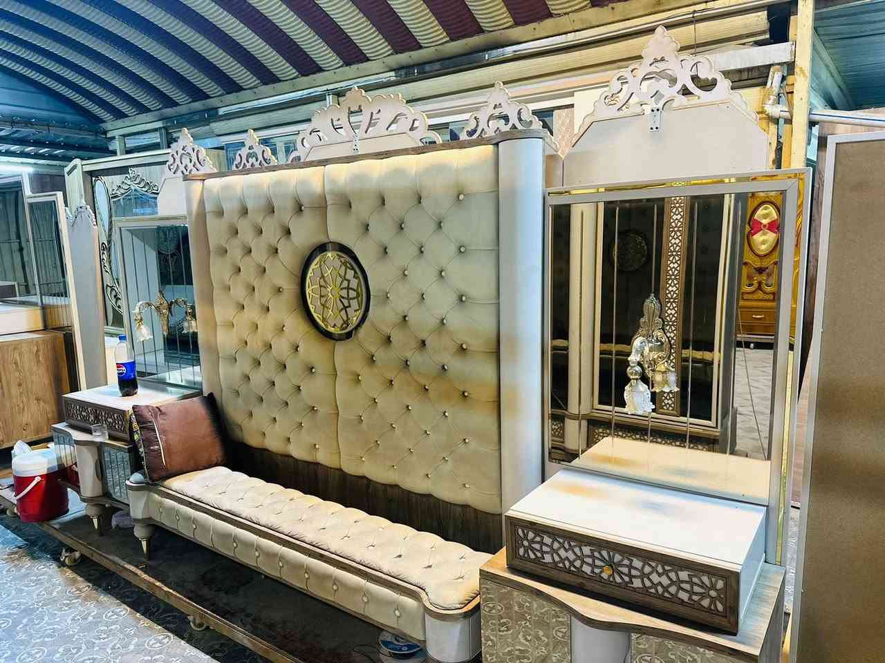 بيع غرفه نوم العنوان الحبيبيه مدينه الصدر سعر 900 وبيها مجال رقم الهاتف ***********
