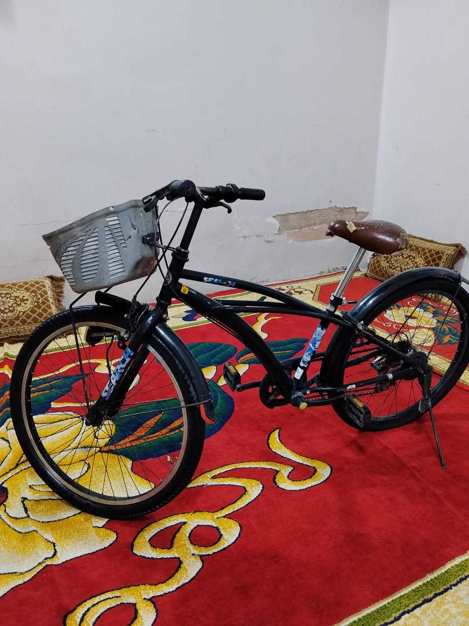 السلام عليكم بايسكل جديد للبيع يابانية بالة الحجم 24 
نضافتة 90% تواصل على الواتساب و تصال على هاذة رقم
***********
