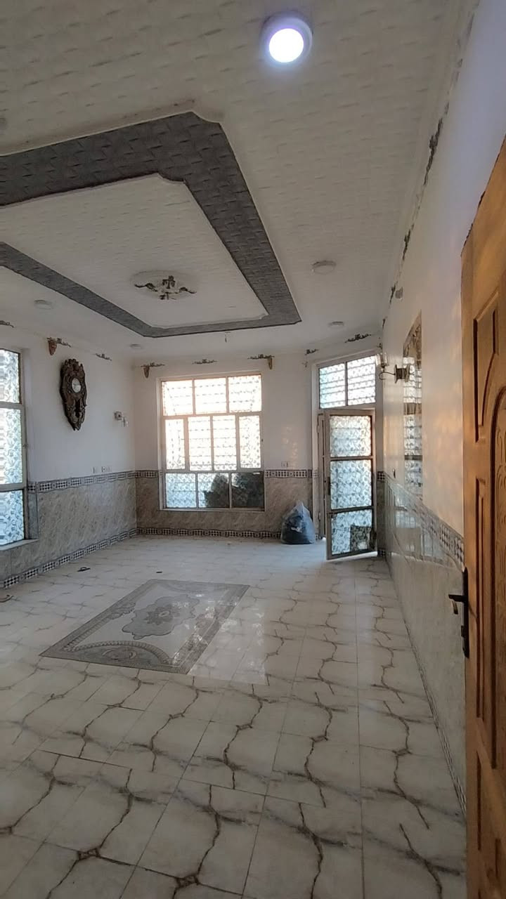 سلام عليكم ورحمه الله وبركاته بيت ⛪
المساحة الكلية 550 طابو زراعي تحويل 
مباشر بأسم المشتري 
بيت حديث وجديد
قرب العلويه شريفه بنت الحسن قريب ع شارع
للستفسار الاتصال على الرقم ***********
***********
