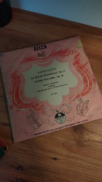 مجموعة مكونة من ٦ اسطوانات موسيقية الموقع بغداد