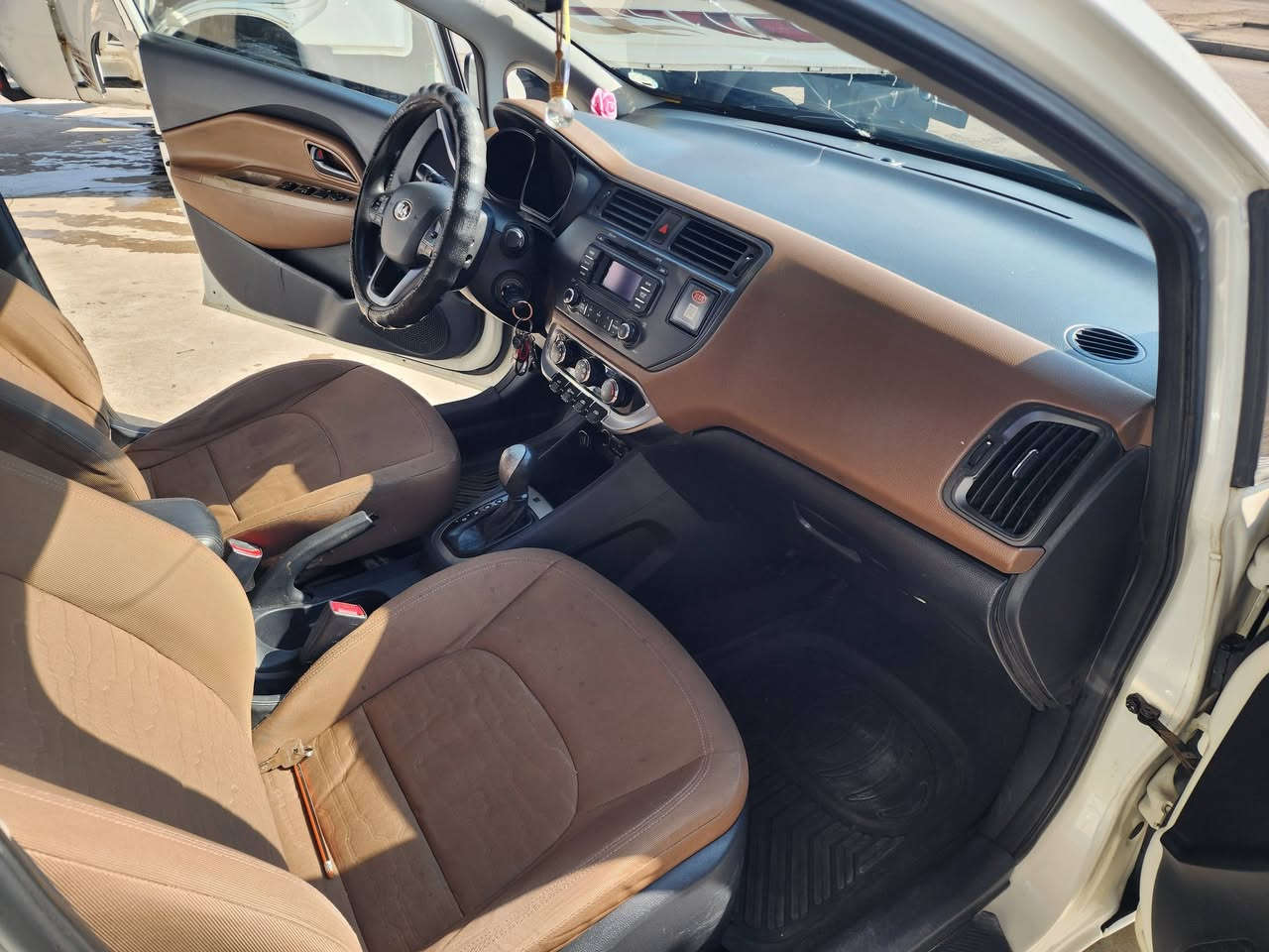 بيع مستعجل  كيا ريو 2013 اوتوماتيك خليجي لون ابيض
كوبون بانزين
(رقم مميز )
مكينه 14
جام كهرباء
كير توماتيك
نظام ايكو
مري كهرباء
تبريد بشرط
تحكم ستيرن
رقم اربيل  ورقم جديد سنويه جديد هزه وفحص
هاجباك
سياره ب اسمي 
بدون صبغ فقط اكو كم مكان بارد
السعر  90.  مكانها موصل. 
***********
***********
للاستفسار واتساب واتصال
