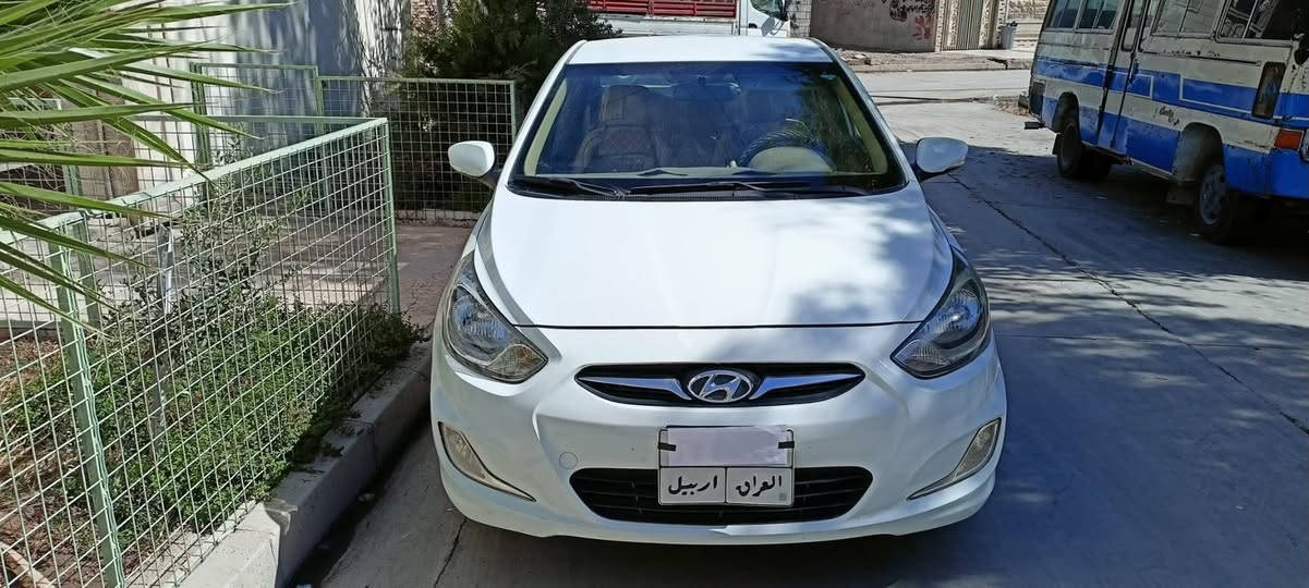 اكسنت 2011
محرك 16
كير ومحرك شرط 
تبريد شغال فول 
ماشيه ١٧٥ الف 
مابيها ضرر فقط بعض تعديلات على البارد 
السعر 105 وبيها مجال 
الرجاء التواصل على الرقم فقط 
***********
