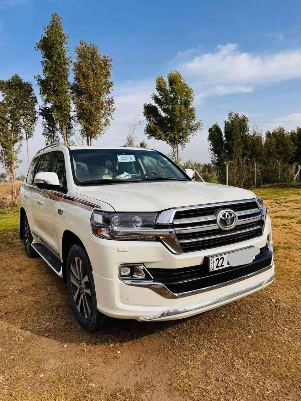 السلام عليكم للبيع لاندكروز موديل 2019 ابريم اصلي رقم  أربيل الجديد بسمي تريد تحويل أو وكاله تدلل سياره مكفولة كفاله عامه من صبغ والتبديل وفتح. وحتى الدعاميات. 
فول مواصفات 1/1
بصمه تشغيل
5بصمات ابواب 
فتحه سلايت
كشنات ثنين كهرباء ثلاث حركات 
كشنات جلد اصلي
ديفيدي بل قماره 
عداد لكزز
زراكات
اشارة لكزز
مري قلاب
مري شفط
جنطه شفط
شاحن 
دبل ماوس
مثبت سرعه
سبعه راكب
ثلاث قطع تبريد
مطفايه حريق
محرك V6 
8ايرباك
حساس امامي
حساس خلفي
تحكمات ستيرن كامله
كامرة دوارة
وباقي مواصفات البريم معروفه. 
اسبير سياره ما نازل 
 ماشيه.(69 )الف حقيقي
السعر (525 )ورقه $ وبيها مجال 
اللاستفسار اتصل على الرقم
*********** مكاني بابل
ملاحظة أنا مكلف بالنشر فقط.
