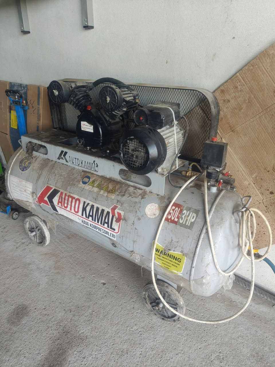للبيع كمبروسور مال هوا الاستفسار على رقم هاتف ***********
