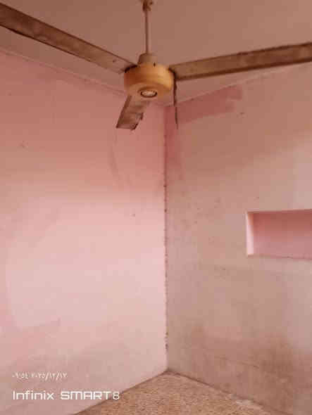 عروض اليوم دار الايجار المساحة 120م بناء غرفة وصالة واستقبال ومطبخ وصحيات حي ميسان  31 خلف البريد سعر الايجار 250الف عدا الكهرباء والماء الاستفسار الاتصال على الرقم التالي *********** او مراجعة مكتب المصطفى قرب مؤكولات السلطان
