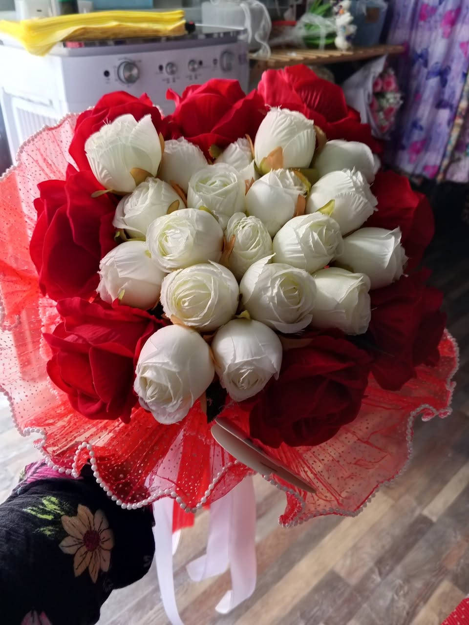 عروض العيد بارخص الأسعار عنوان أمام عباس قرب بيت المختار زهور الربيع الورد حسب الطلب ***********
