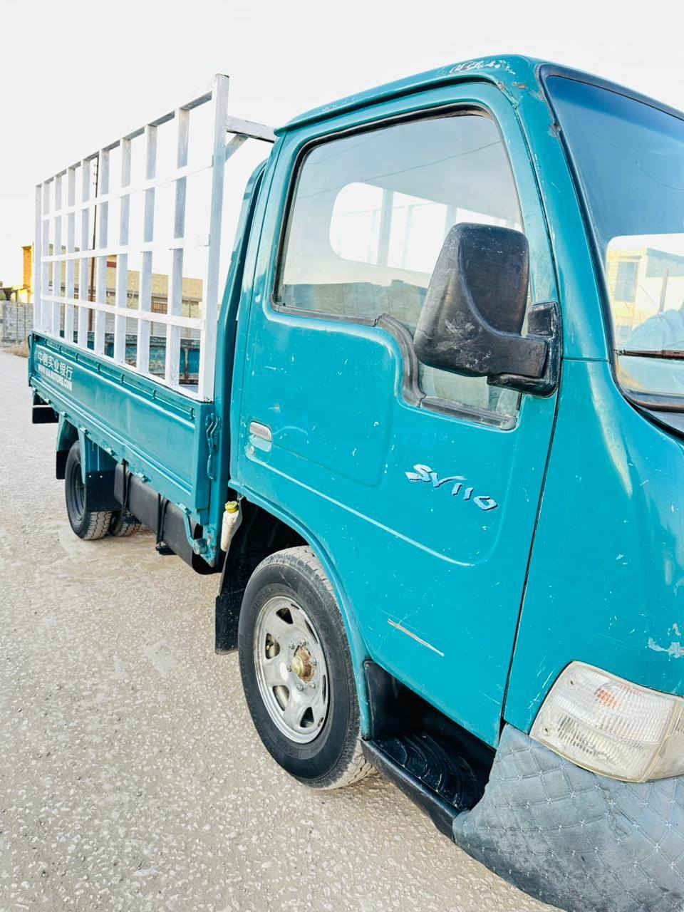 السلام عليكم سامسونك موديل 2000 رقم بغداد مشروع وطني سنويه مجددل 27 سياره مكفوله من الضربه والصبغ مكينه وبم ونوزل جدد شادهن ماصارلهن سبوع محور تايرات الخلفيه 13 والامامي 15 جدد  كهربائيات كله شغاله سياره غرفه جديده سياره جاهزه من كلشي وشرط التحويل رايده ب(45) وبيه مجال للشراي مكاني بابل المشروع (مكلف بالنشر ) الشراي يتصل براعيه ***********
