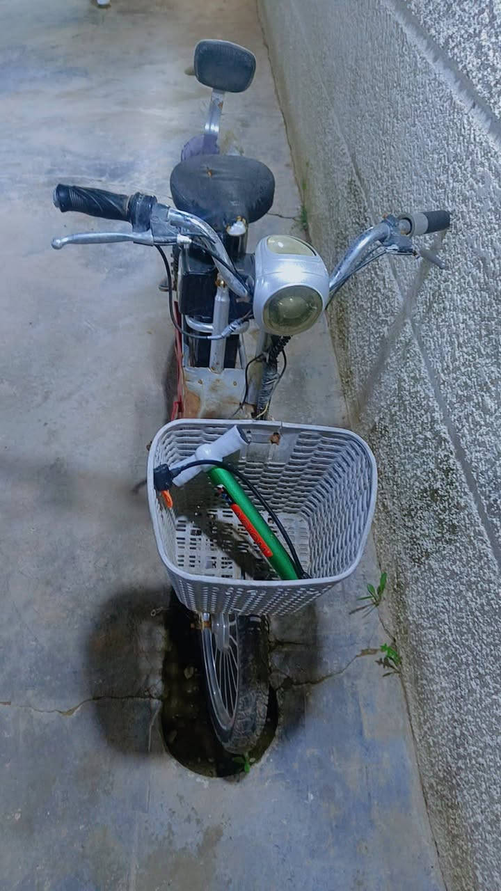 سلام عليكم درجة شحن للبيع دراجه تشتغل بس ماتمشي ماعرف شنو سبب بطاريات جدد ماصار شهر لمن بدلتهن دراجه يحتاجله  خفايف  سعر 100قفل مكاني تاجي منشءت نصر   ‏‪***********‬‏ هاذ رقمي
