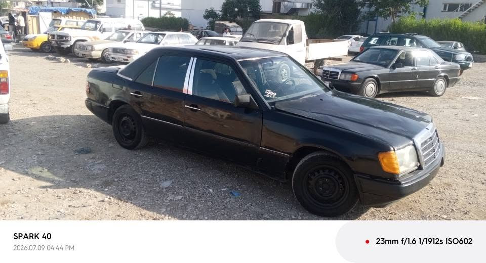 سڵاویی خوا لەهەموولایک  مارسیدس 1992 سەیارەکە ڕێگەپیدانە گێرو مەکینەو کارەباییی و سەدریی بەشەرت سەیارەکە جوانە سعری 18 گەڵا گۆرینویش ئەکەم بەشتێک بەدڵم بێت ***********
