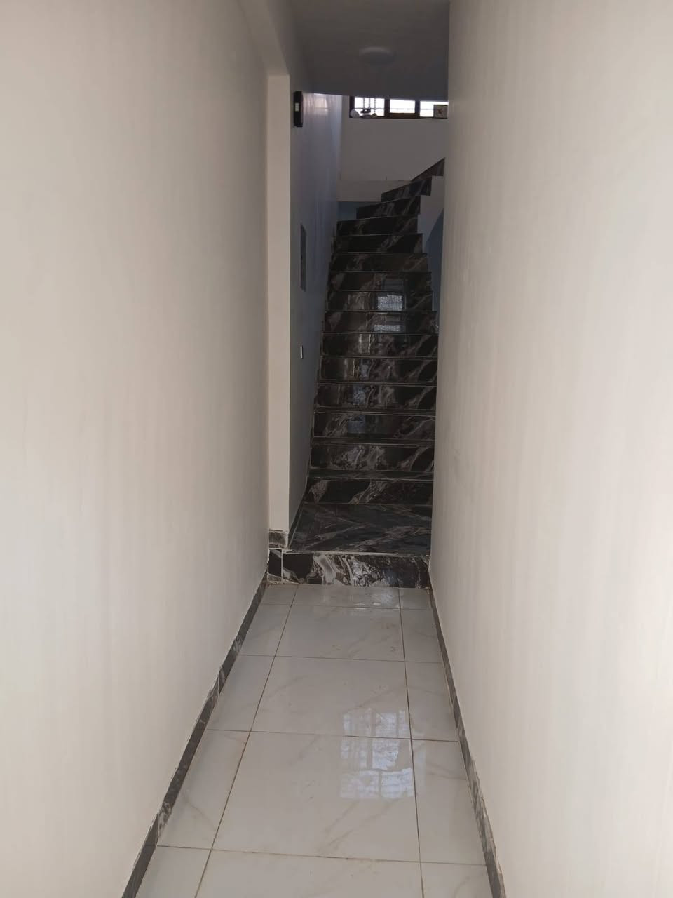 #دار_للبيـــــــــــــــــــع  #طابو_صرف
فـــي شارع 80  قرب مؤسسة العين
***********
ــــــــــــــــــــــــــــــــــ
المساحــــــة / 100 م
الــوآجـــهــة  / 5م
النــــــــــــزال/ 20م 

        
    ⛪️تفــاصيـل_الــــدار ⛪️

#الطابــــــــــق_الأرضـــــــــــــي🔹
غـــرفة نـــوم واستقبال وصاله ومطبخ ومجمع صحيات

#الطابـــــــــق_الثانــــــــــــــــي🔹

غـــرفة نوم كبيره ومجمع صحيات وصاله
