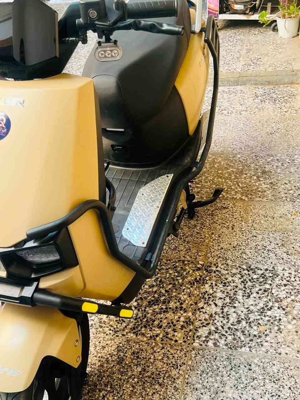 السلام عليكم شباب دراجة دايوان للبيع بطارية اليثيوم دراجة بعده جديدة 3 سرع مثبت سرعة السعر مليون و500 وبيهه مجال الهاتف ***********
