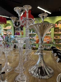 كل مايحتاجه اصحاب الكوشات، والمناسبات، من ثيمات، سنتر پيس، فازات ، ورد...