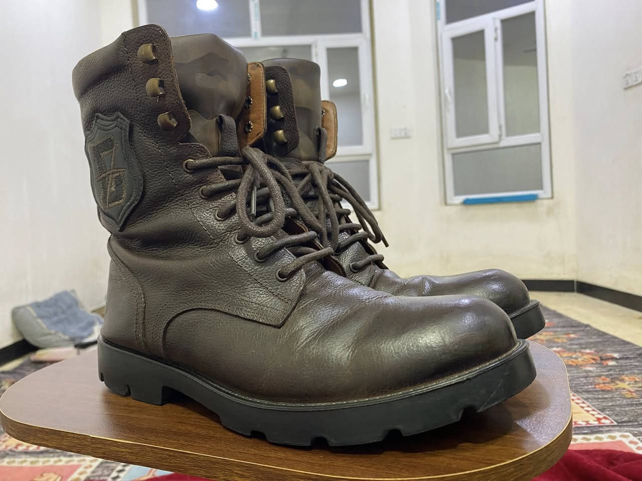 السلام عليكم 
بوت عسكري جلد طبيعي 
قياس 42 
نظافه 100%100
السعر : 35 الف 
مكاني بغداد بلديات 
رقم اتصال ***********
يوجد توصيل 🚚
