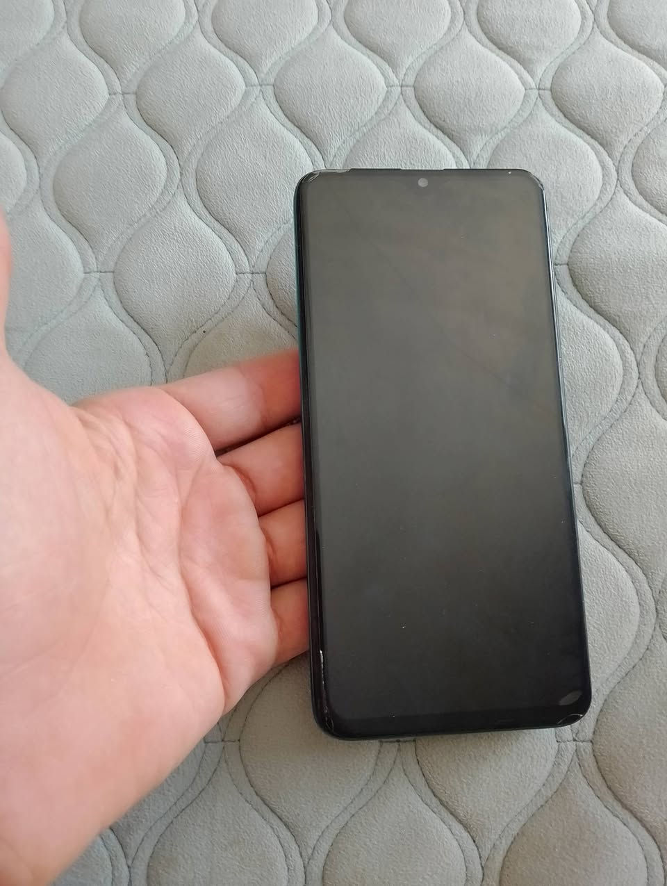 ايفون12بروماكس  شرق اوصط  ذاكرته256 جيجبايت موبايل مبدله شاشه جديده نوعيه راقيه الضهر بي فطور  بطاريته 78 سعره 300الف  مكاني  حله حمزه الغربي ***********   وجهاز للبيع  ريدمي امنيه اسيه اثير  يأخذ شريحتين  شاشه جديده والضهر مكسر سعره 80الف
