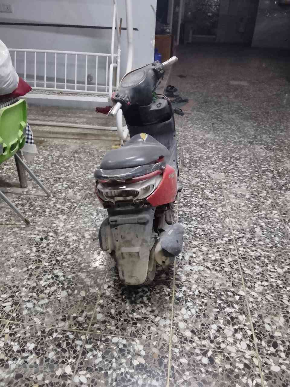 السلام عليكم دراجة للبيع دراجة بيريز شغالة بس رايدلها ترتيب مثل ماشوف بل صورة سعرها 300وبيها مجال المكان الكاظمية الرقم ***********و متواجد واتساب
