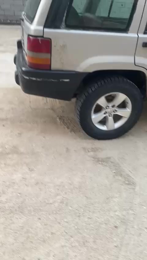 السلام عـْليگم
سياره جيب شيروكي
السعر38وبيها مجال 
موديل1994
السياره رقم بغداد
  سنويه بل2030
السياره مكفوله من العيب الشرعي 
السياره  مكينه وكير و حداديه  جديده
تخم تاير جديد
كهربائيات  شغاله
راعيها بل الناصريه  
العنوان الناصريه المركز
الاتصال عله الرقم***********

مكلف بل النشر
