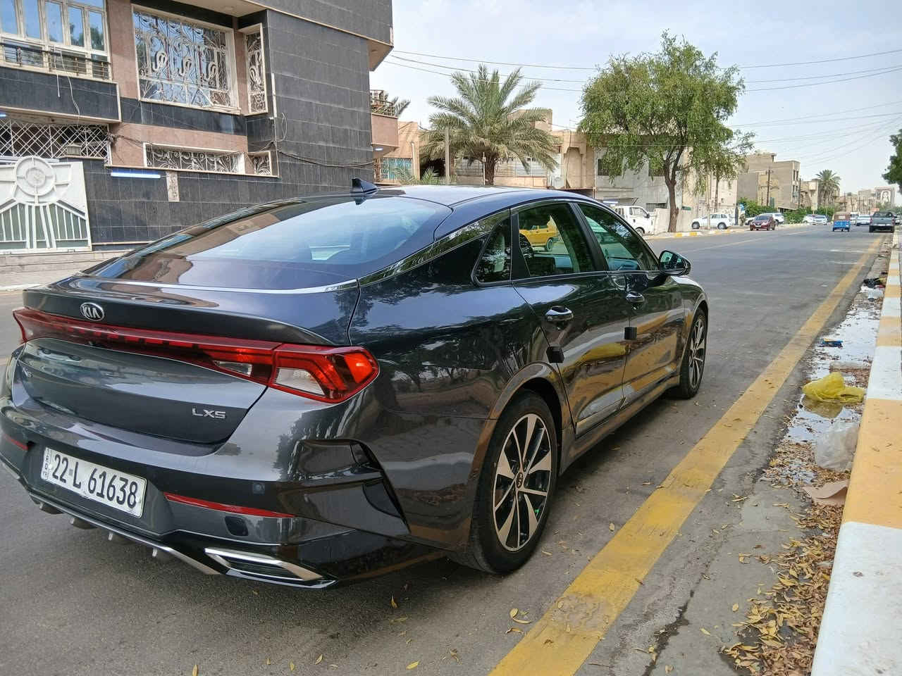 السلام عليكم K5موديل 2021وارد امريكي حادث3قطع صبغ بدون داخل السياره جديد وجاهزه مكينه وحداديه وكير وصدر وتخم تاير مكفولات  السياره فول ماعده الفتحه حساسات امامي وخلفي رادرات  ماشيه100الف العنوان بغداد رقم هاتف *********** السعر115وبي مجال شي بسيط
