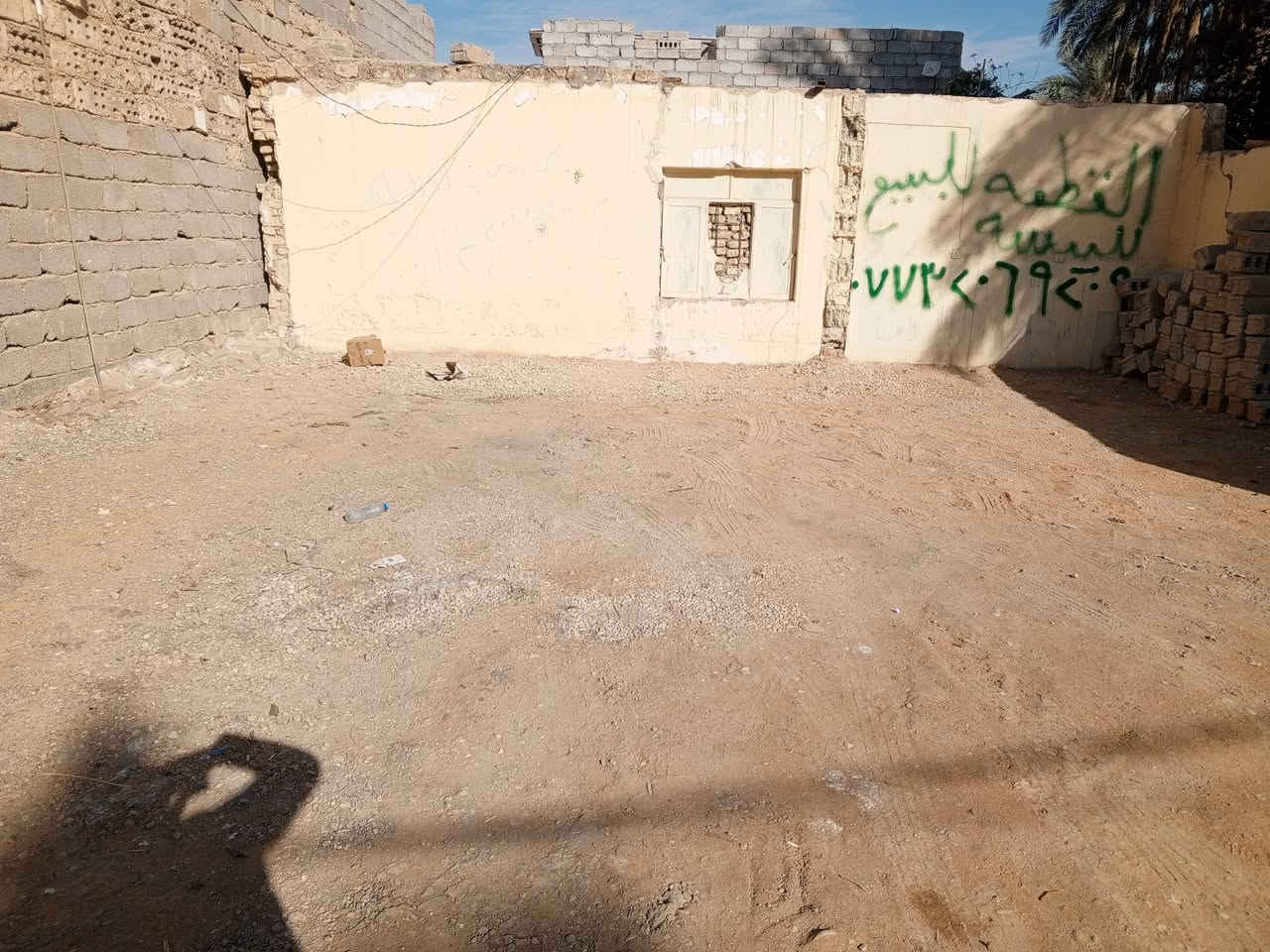 سلام عليكم  القطعه للبيع مساحه 80متر كربلاء حي العباس الفرع الثالث سند 25    اي استفسار الاتصال ***********
