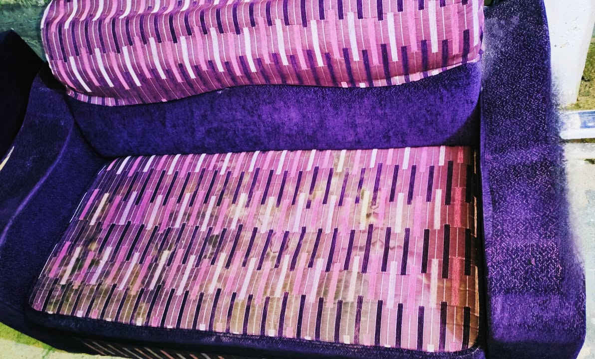 تخم مستعمل 2 قطع صغار وواحدة وسط و2 كبار وميز بلازما للبيع
***********
