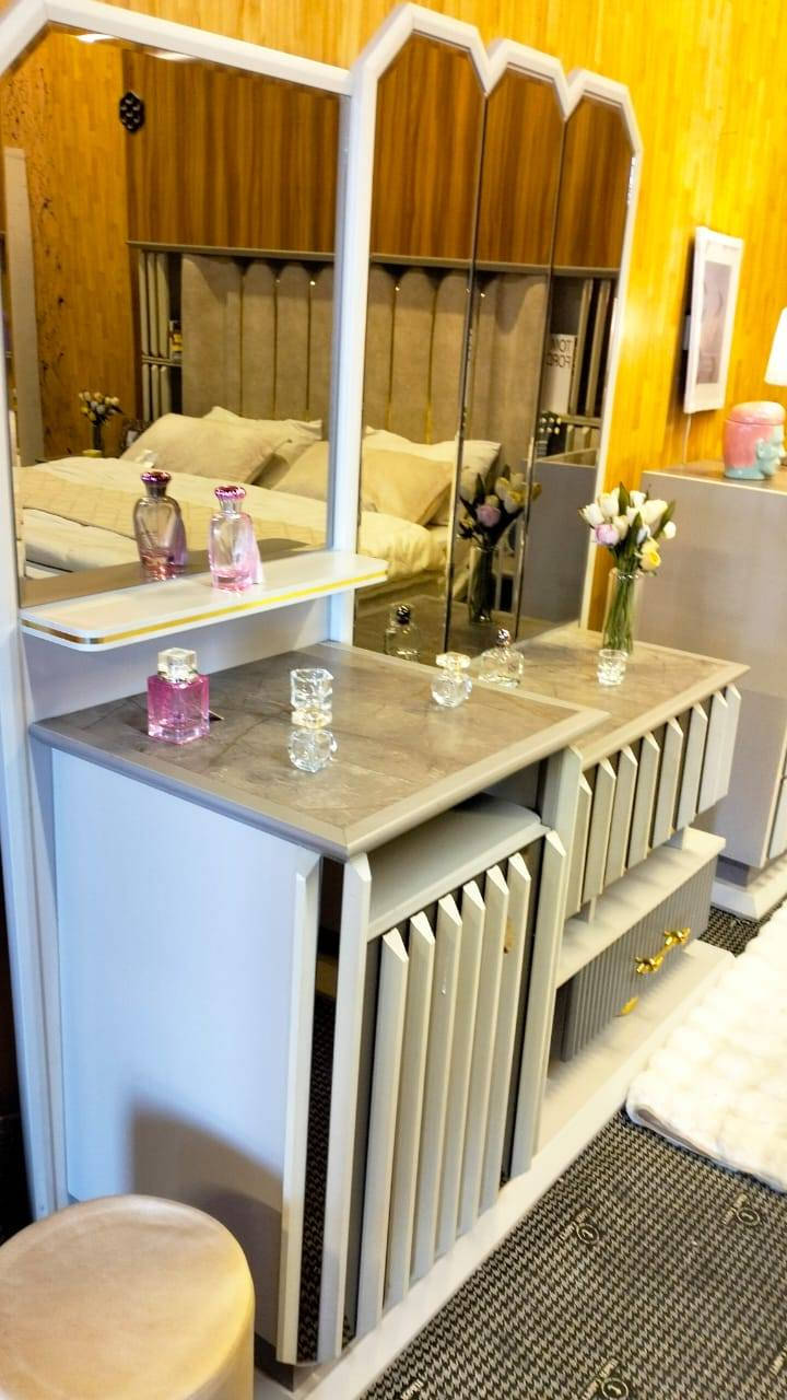 اتصال *********** غرفة 11 قطعه الكنتور زاوية 4 قطع نضيفة 100/100 مخزن بالسرير
