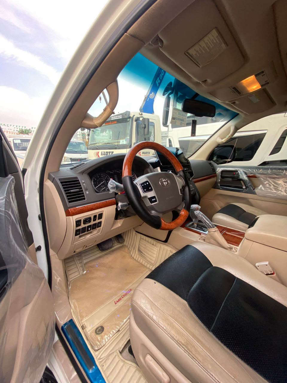 لاندكروز موديل 2012 فول موصفات
سياره بارد  بل جاملوغ امامي جهه سايق شبر
باقي مكفول
سنويه جديده /
بيهه باج تظليل جام
تخم تايرات
8 ارباك
مكان سياره سليمانيه
سعر 363 مجال
‏*********** السليمانية, العراق
