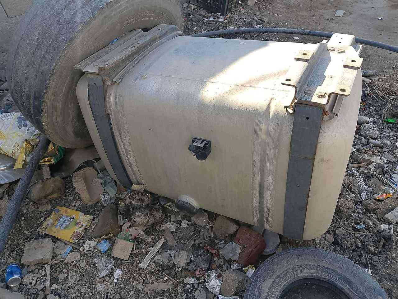 تانكيين كاز سعة 450 لتر كاملات هنة وقواعدهن كاملات مكفولات من فطر وزرف السعر الواحد 5 اوراق وبي مجال مكان معرض الوفاء حولي المحمودية ***********.  ***********. واتساب
