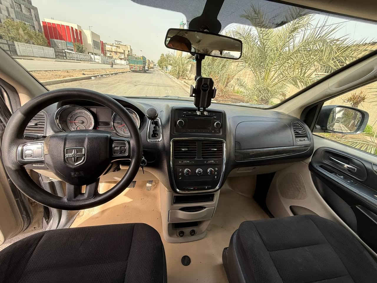 دوج كرفان 2015
وارد امريكي حادث جاملغ وبنيد فقط بدون دواخل 

مكينه 6سلندر 3600

مكينه كير كفاله 

تبريد ثلج 

تحكمات ستيرن جهتين 

تثبيت سرعه 

عدد الركاب 7

كشن منفصل 

تخم تاير 

صدر جديد 

السياره جديده وجاهزه مابيهة اي نقص 

معروضه 115

عنوان بغداد شارع فلسطين***********
