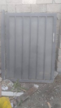 باب للبيع 50 الف 07868671547