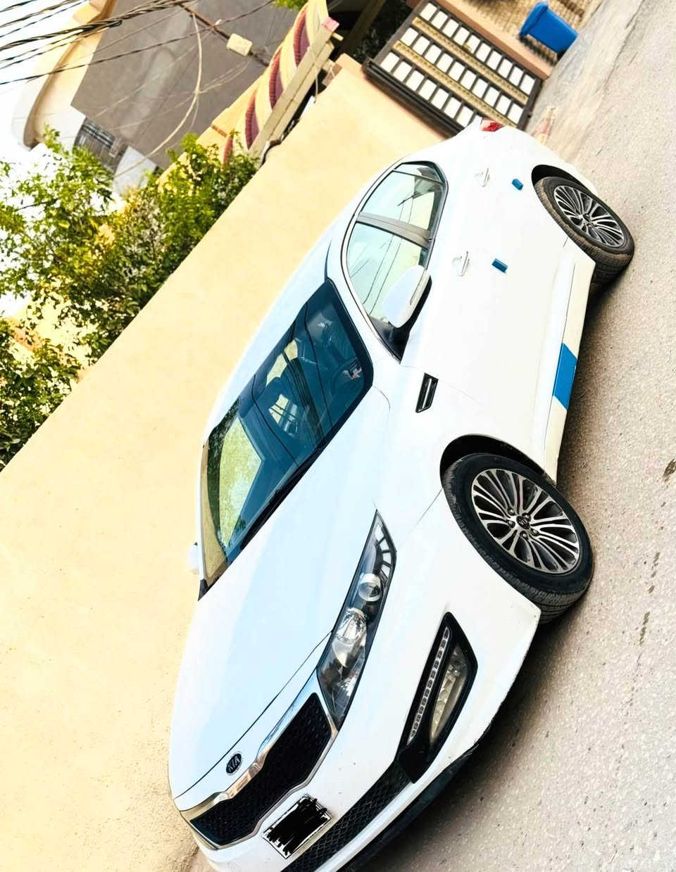 اوبتما 2013رقم بغداد باسمي 
محرك 2400 دوش 
فول مواصفات من عده البنراما 
بصمه اشاره ترحيب شفتات سرعه تحكمات جهتين 
تبريد قطعتين كامره شاشه 
بيها 4قطع صبغ وقطعه تبديل 
السعر 97 بيها مجال 
*********** بغداد, العراق

