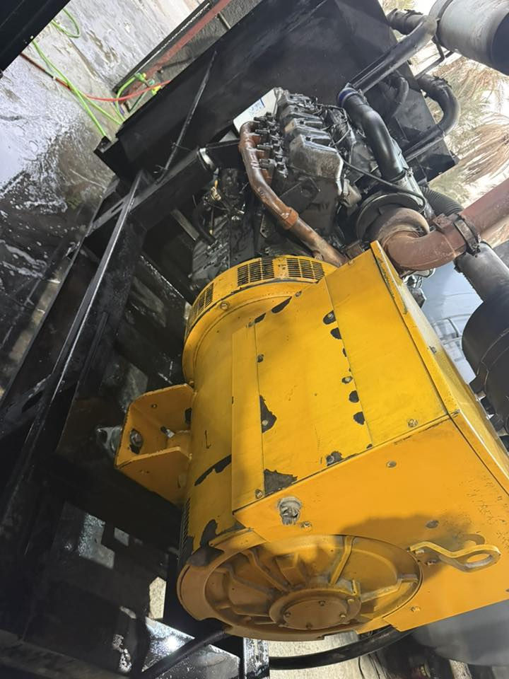 سكانيا للبيع 144 صفر 13 ستندر توليد 400 لوري سمر
السعر 100 وبيها مجال
للاستفسار ***********
