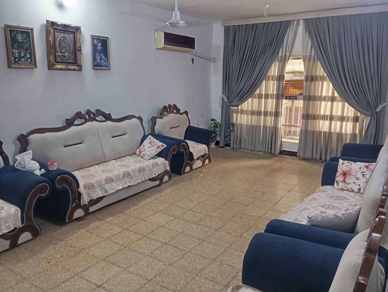 الدار يحتوي على استقبال و هول ومطبخ وخمس غرف نوم حلة, بابل


**إذا كنت صاحب هذا الإعلان وتريد حذفه لأي سبب، رجاءا أرسل رسالة إلى الدعم الفني**