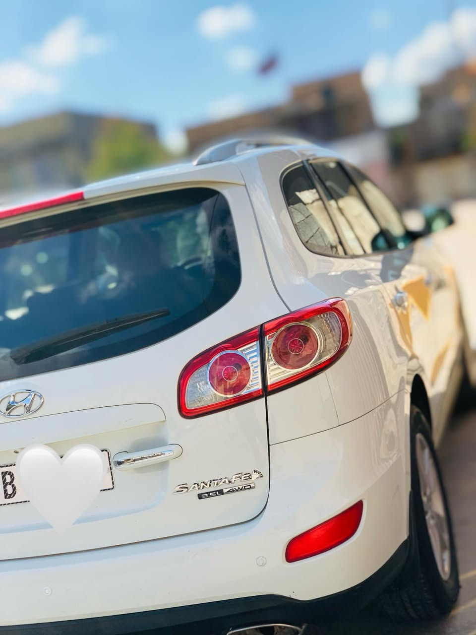 سلام عليكم سنتافي 2011فول مواصفات 6سلندر+فتحه +كشن كهربائي +بصمه السياره لون ابيض السياره رقم بغداد مكان السياره واسط النعمانيه الرقم ***********
