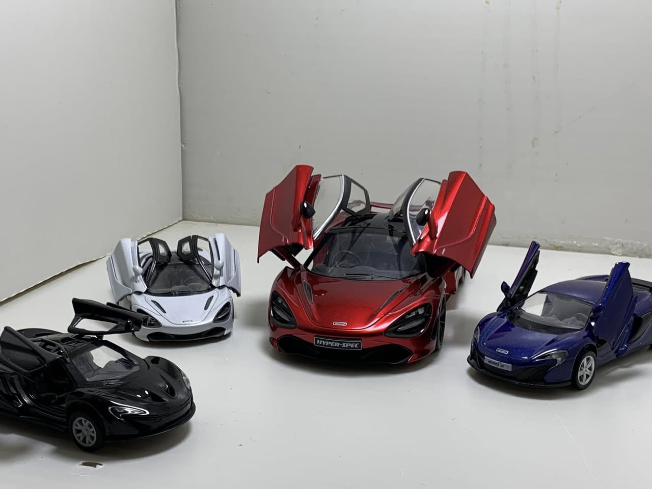 سلام عليكم من رخصة الادمن للبيع مجموعه سيارات مصغره شركات مختلفه واحجام مختلفه على على اي صوره ارد على تعليقك


**إذا كنت صاحب هذا الإعلان وتريد حذفه لأي سبب، رجاءا أرسل رسالة إلى الدعم الفني**